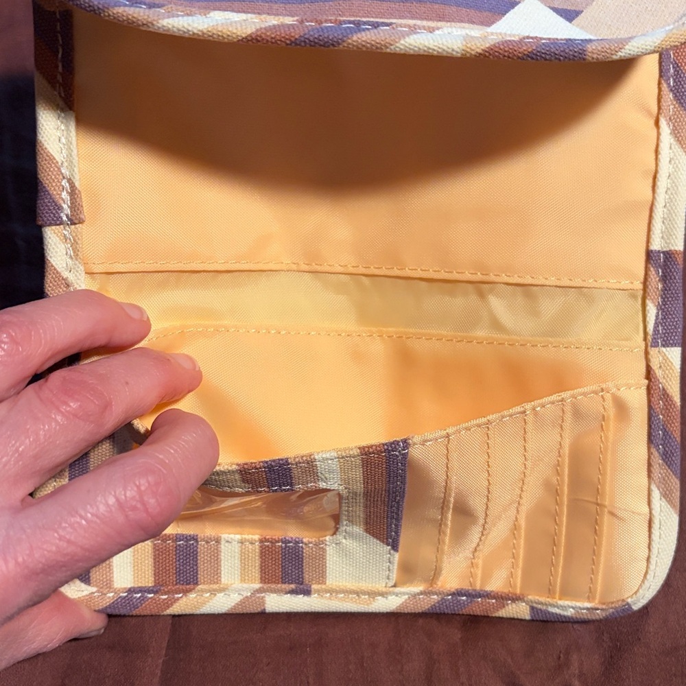 Wallet by Kavu Brand.  NWT! - Picture 7 of 15